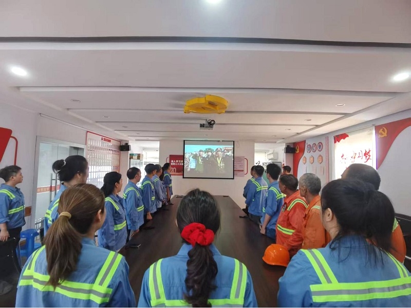 龙湾公司组织干部职工寓目“纪念中国人民抗日战争暨天下反法西斯战争胜利80周年大会”电视直播